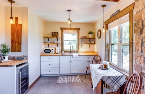 Del Norte Apartment | Private Home w/Hot Tub & Rio Grande River Access!