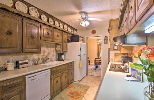 South Tulsa House | Private Home w/Hot Tub & Patio Near Dtwn Tulsa