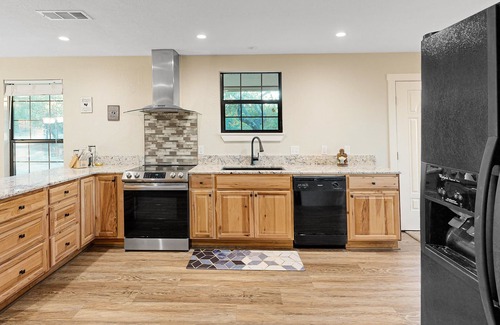 Pipe Creek House | Private home with hill country views, open layout, W/D, central AC, & patio