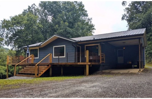 Chattanooga House | Private Home & Yard ~ Hiking, Creek & River Nearby!