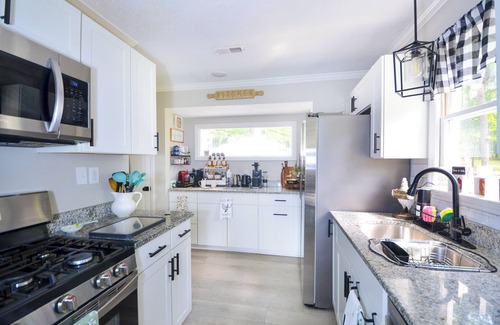 Wake Forest Other | Private Homestead, 1.5 Acres, Spa, Gym, Firepit, Chickens, King Suite, Pets