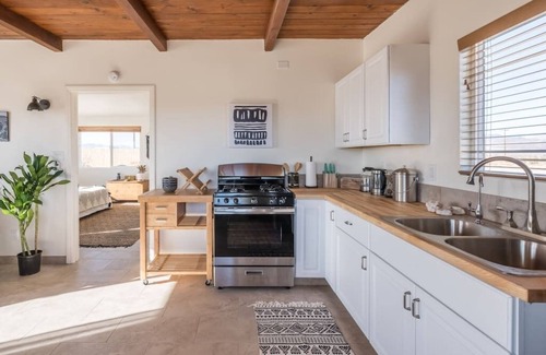 Wonder Valley House | *Private Hot Springs* Yucca House with Granite Tub