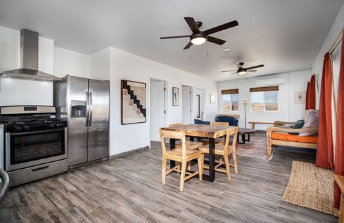 Wonder Valley House | Private Hot Springs - Desert Willow House