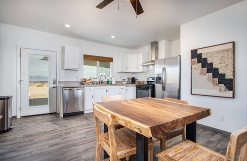 Wonder Valley House | Private Hot Springs - Desert Willow House