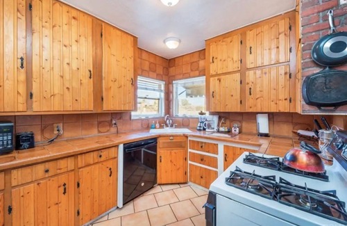 Twentynine Palms House | Private Hot Tub & Pool/Resort