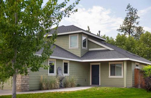 Boyd Acres House | Private Hot-Tub- 3 BDR for 8 Pet's OK