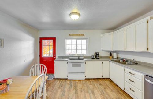 Garden Valley Apartment | Private Hot Tub and Mtn Views Garden Valley Apt!