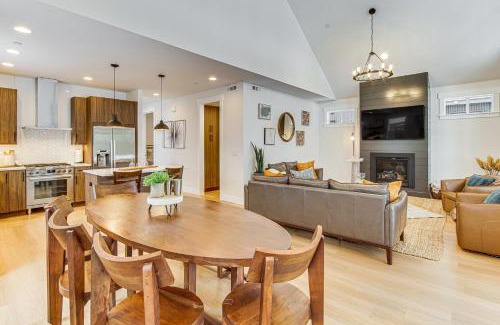 Roslyn House | Private Hot Tub and Patio Spacious Cle Elum Home