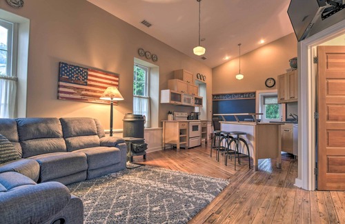Wrightsville Cottage | Private Hot Tub at Cozy Wrightsville Cottage!