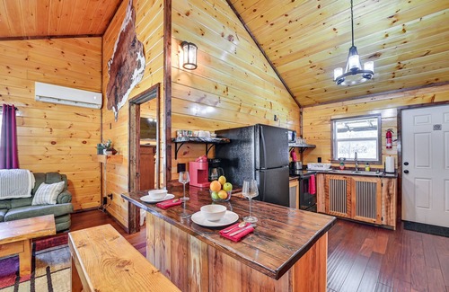Campton Cottage | Private Hot Tub: Dog-friendly Red River Gorge Home