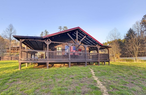Campton Cottage | Private Hot Tub: Dog-friendly Red River Gorge Home