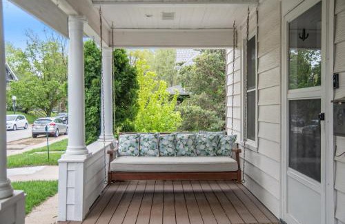 Dundee-Happy Hollow Historic District Apartment | Private Hot Tub & Dundee Charm Close to Attractions