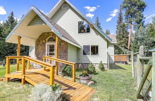 Lincoln House | Private Hot Tub Enchanted Hideaway in Lincoln!