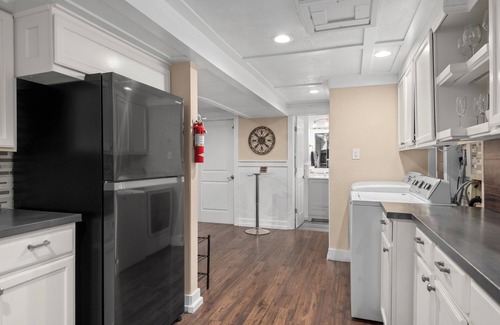 Harvey Park South Apartment | Private Hot Tub & Fire Pit – Near Bear Creek Park