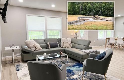 New Kingston House | Private Hot Tub - Game Room - Luxury Home