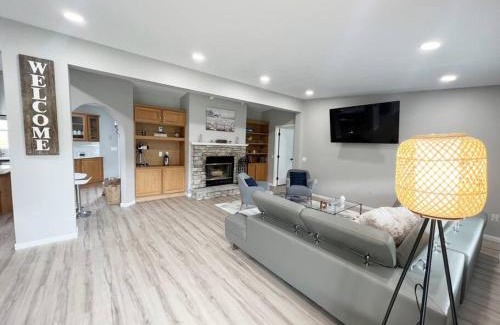 New Kingston House | Private Hot Tub - Game Room - Luxury Home