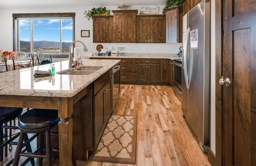 Sweetwater House | Private Hot Tub! Ideal Beach! Lake Views!