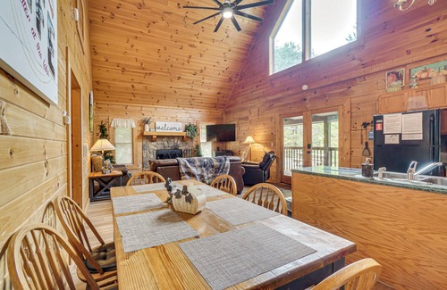 Sevierville Cabin | Private Hot Tub: Lake Resort Cabin in Sevierville!