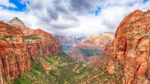Zion National Park East Entrance House | Private Hot Tub Less than 30 min to Zion National Park