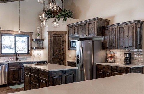 Island Park Cabin | Private Hot Tub | Luxury Cabin in the Mountains | Minutes to Yellowstone