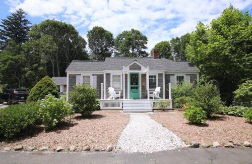 Yarmouth Port House | Private Hot Tub Near Dennis Pond