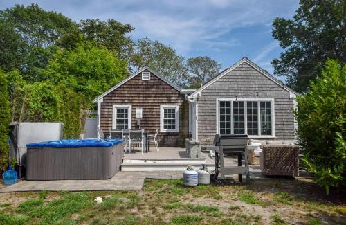 Yarmouth Port House | Private Hot Tub Near Dennis Pond