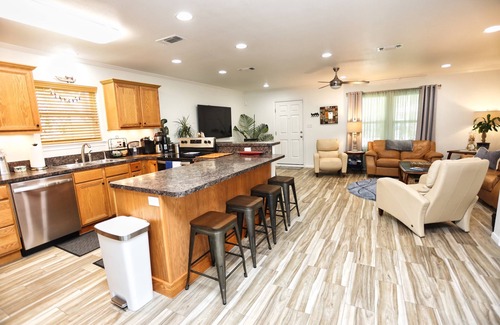 Galveston House | Private Hot Tub Oasis/Comfy Home 6 Min Dr to Beach