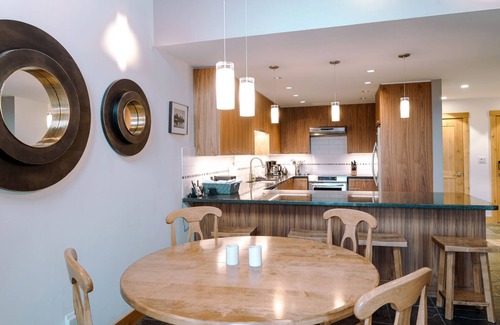 Upper Village Ski Chalet | Private Hot Tub on Village Run-TRULY Slopeside-Luxury, Amazing Views.