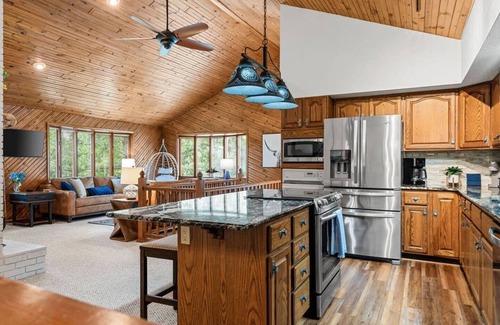 Branson West Resort | Private Hot Tub, Pool, Fire Pit, Lake, Games! Close to SDC, Shows, Shopping