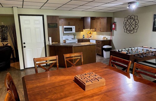 Revelstoke Hotel | Private Hot Tub & Sled From Your Door!