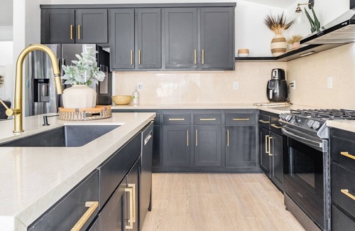 Lake Elsinore House | Private house AND Guest House with an entertainment kitchen and backyard!