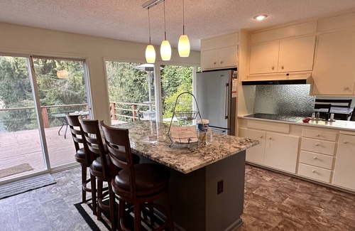 Maple Heights-Lake Desire House | Private house, dock, fishing, swimming, 5 watercraft, hiking trails and wildlife