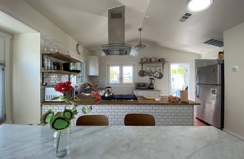 Venice House | Private house, garden, and fire. Short walk to Abbot Kinney and the beach.