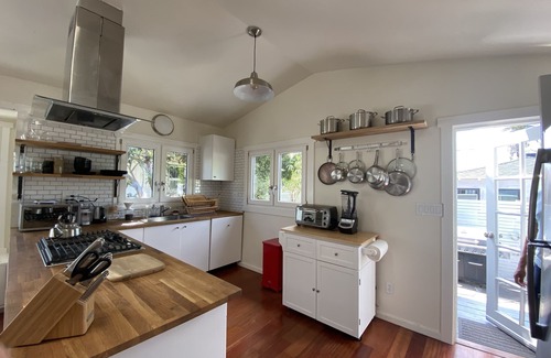 Venice House | Private house, garden, and fire. Short walk to Abbot Kinney and the beach.