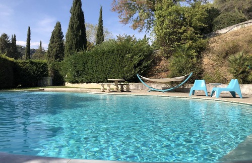 La Gaude Cottage | Private house in nature with tennis court, swimming pool, 15 min. drive from sea