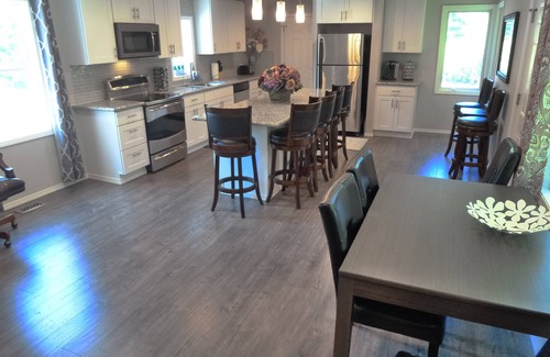 North Creek House | Private House in Woodinville with Hot Tub, close to Wineries!