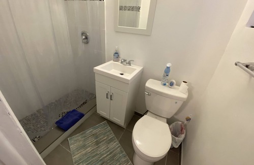 Broadview Park House | Private house minutes to Hard Rock Casino