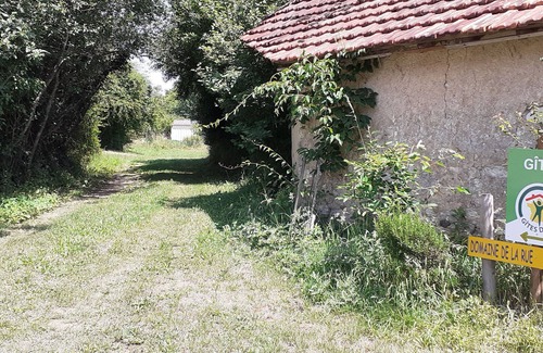 La Berthenoux Cottage | Private house near La Châtre, private garden, jacuzzi