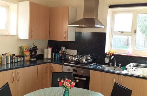 Loughborough House | Private House near Loughborough University Family or Group Accommodates 5 Guests