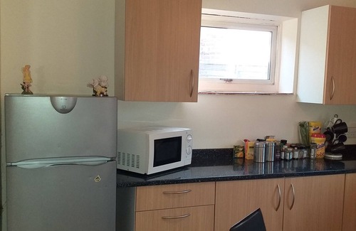 Loughborough House | Private House near Loughborough University Family or Group Accommodates 5 Guests