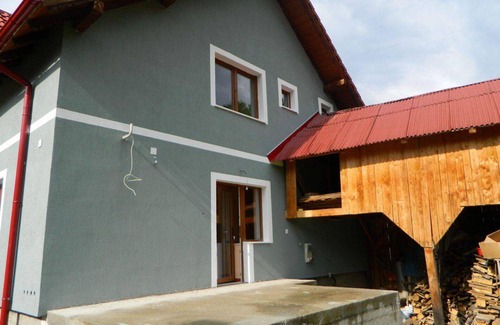 Sita Buzaului House | Private House set on the outskirts of Intosura Buzaului