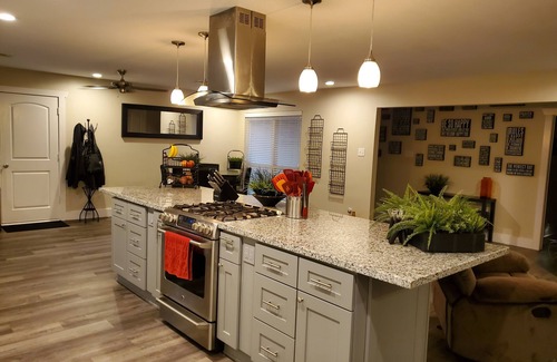 El Lago House | Private house, sleeps 8-10, close to Kemah Boardwalk, the Bay & Clear Lake