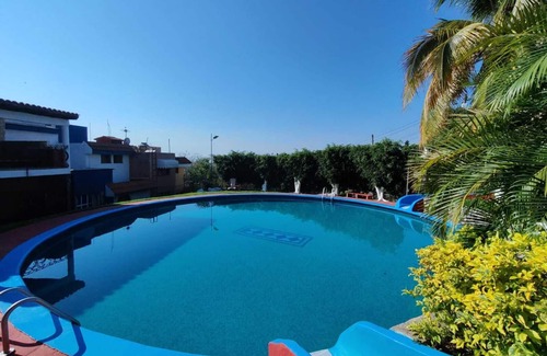 Tres de Mayo House | Private house with pool and panoramic view, Burgos Bugambilias