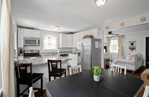 Forest Hill Terrace House | Private House & Yard Central Location to all RVA