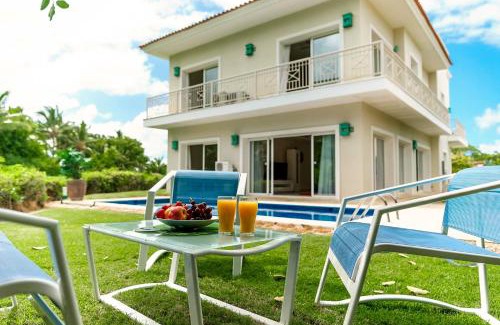 Bavaro Villa | Private Iberosta Villa Lagoon 4BDR- Private Beach and Pool