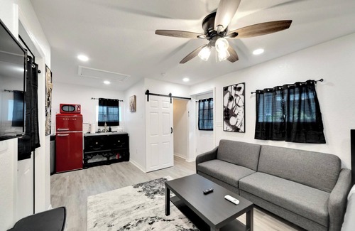 Ybor City Apartment | [Private in-law suite] Spacious & Prime Location