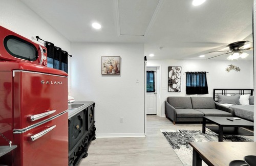 Ybor City Apartment | [Private in-law suite] Spacious & Prime Location
