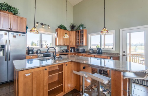 Waterfront Greens House | Private Indoor Swim Pool,Hot Tub, Free Golf & Mini Golf, Tennis, Fire Pit