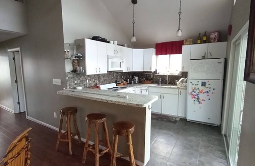 White Lake Cabin | Private Island Getaway. 360 Water views. PONTOON BOAT INCLUDED!