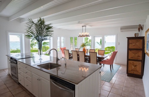 Dunmore Town House | Private island-Harbour Island-PRICES SLASHED!